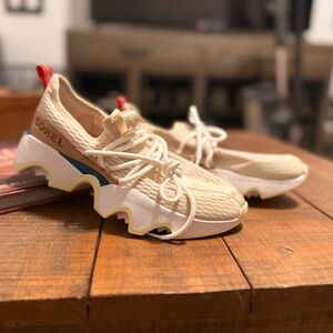 Sorel Women's Beige and White Sneakers